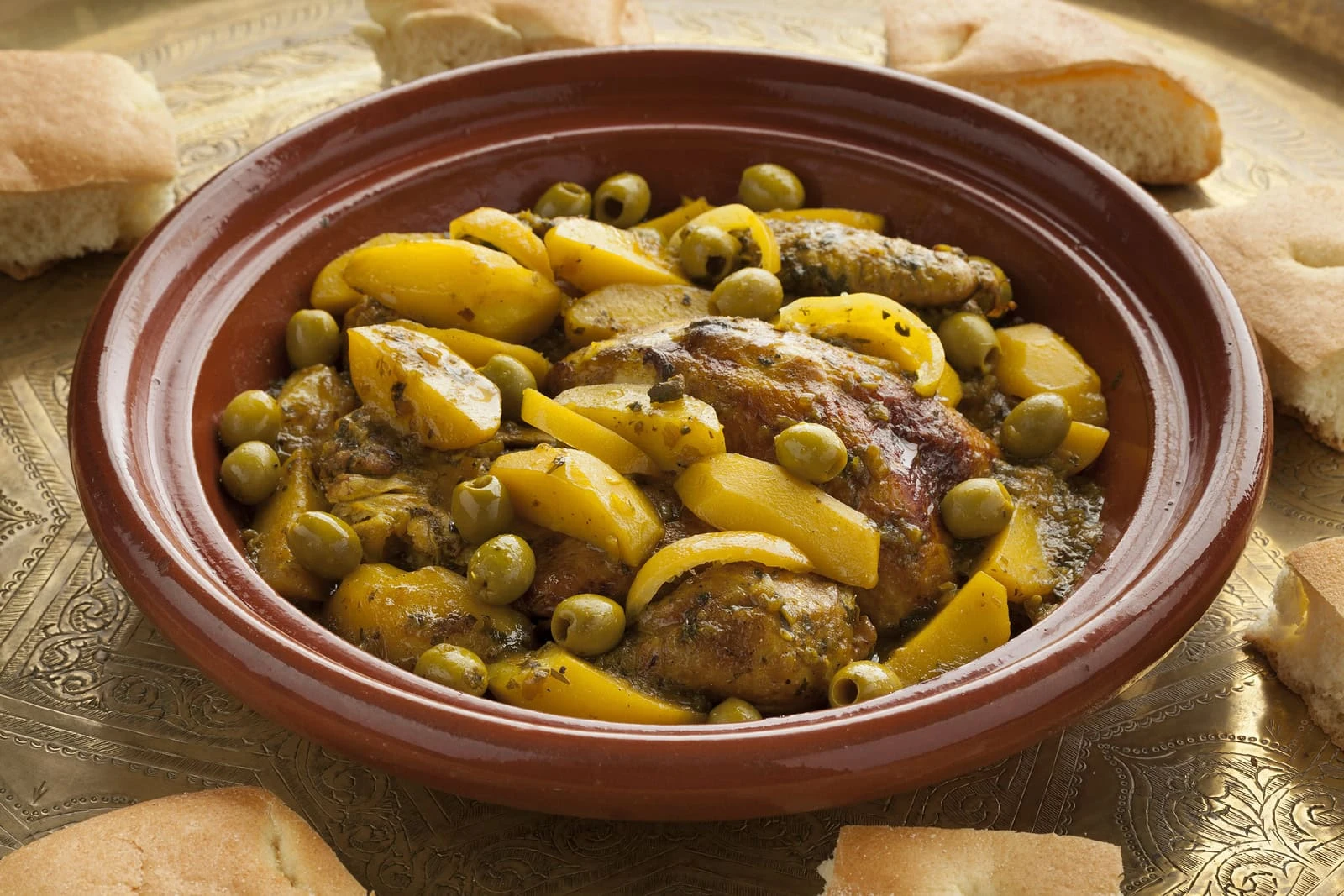 Tagine de Poulet et olive meslalla