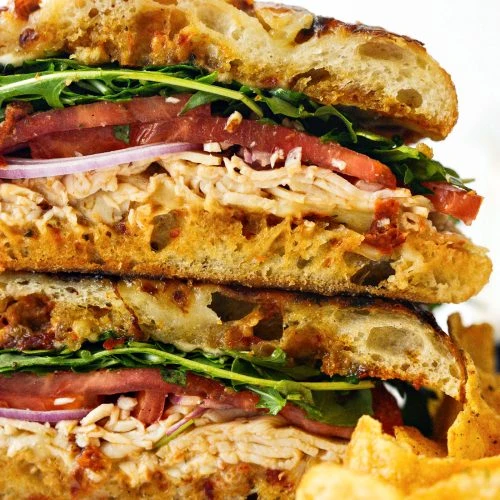 Sandwich Focaccia (Poulet+Pesto+Tomate)