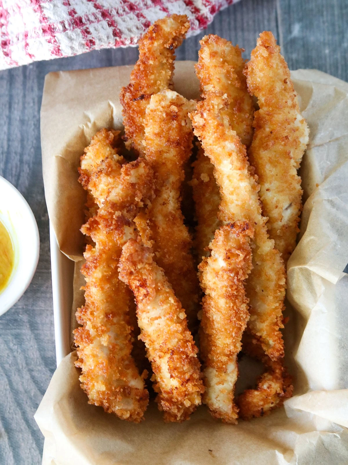 Crispy Strips 6 pcs + Frites + Sauce