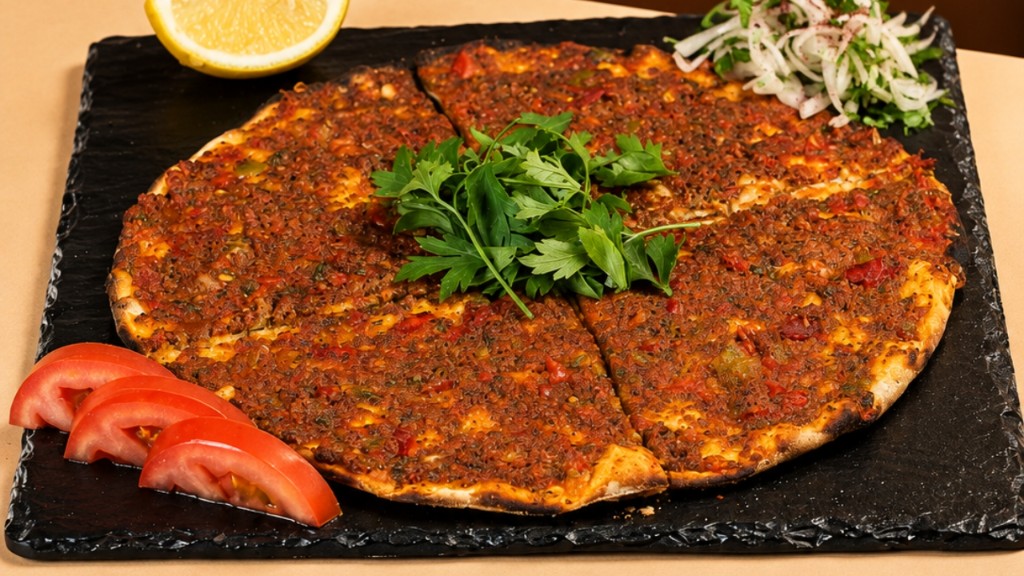 Lahm bi 'Ajeen (Lahmacun)