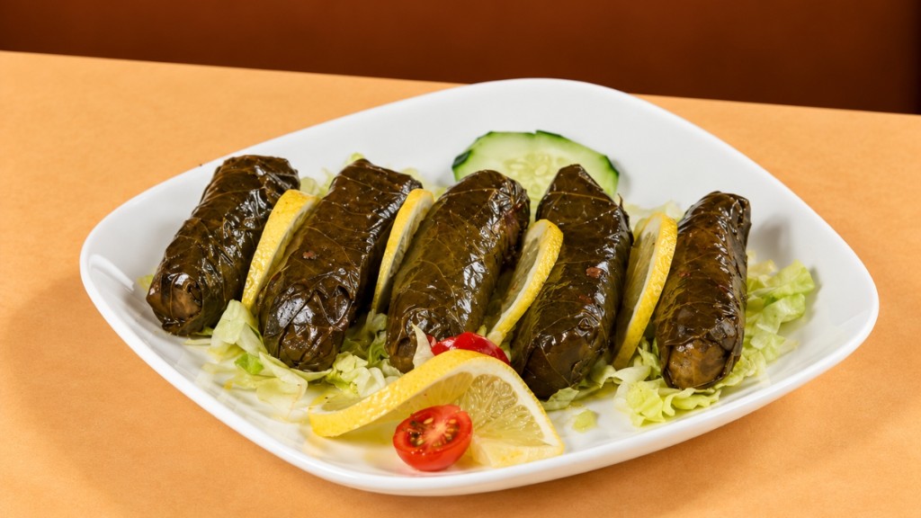 Feuilles de Vigne Farcies (Yalanji)